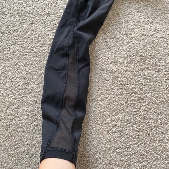 Black lulu lemon leggings - Picture 4 of 4